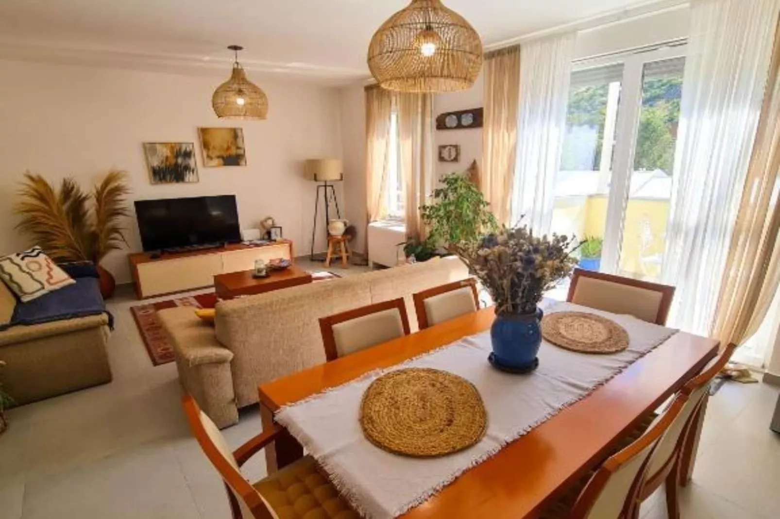 Apartment Torre Senj - Two Bedroom Apartment with Balcony and Mountain  View-Woonkamer