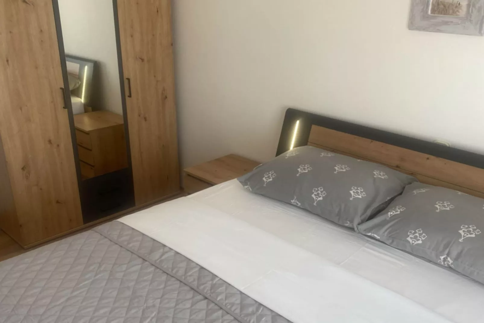 Apartments Danijela & Vlado - One Bedroom Apartment with Balcony and  Garden View-Slaapkamer