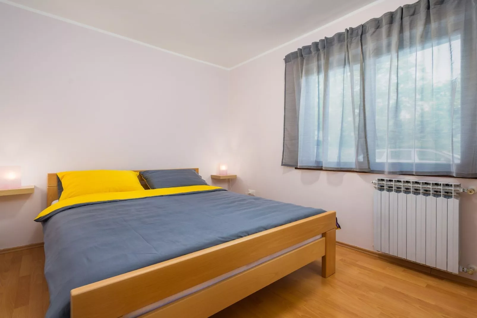 Charming Lovran Apartments with Wonderful Sea View - Two Bedroom Apartment-Slaapkamer