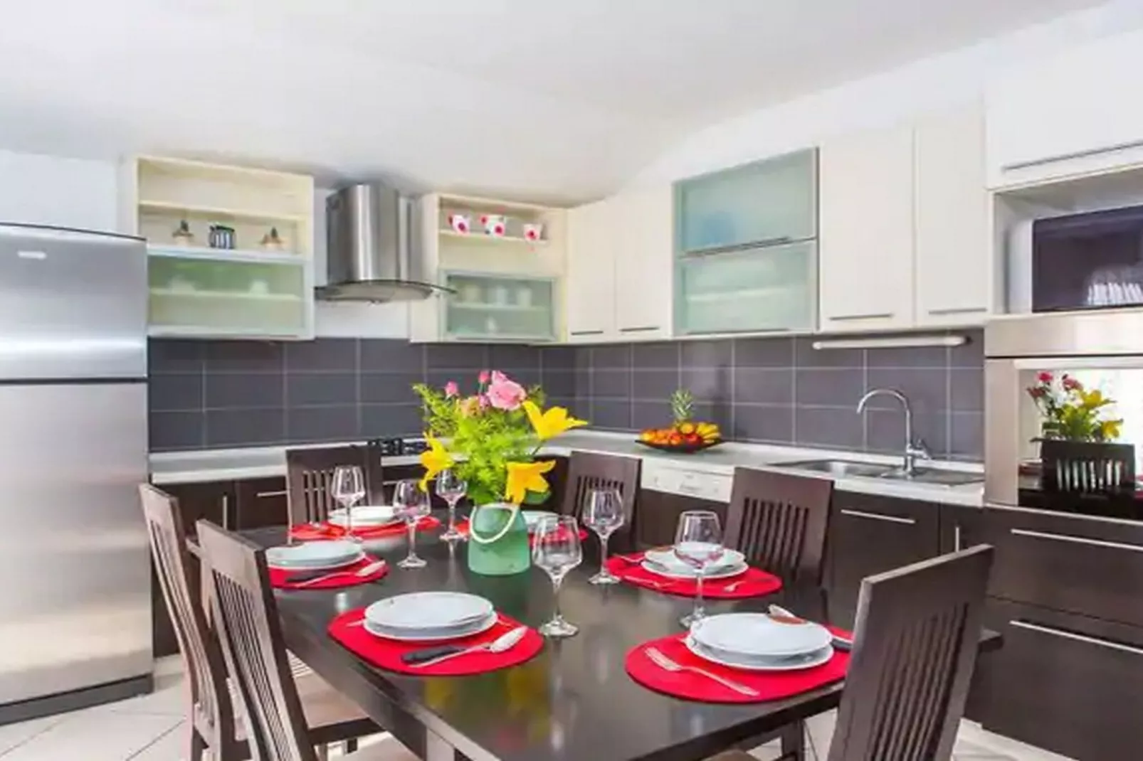 Three Bedroom Villa-Eetkamer