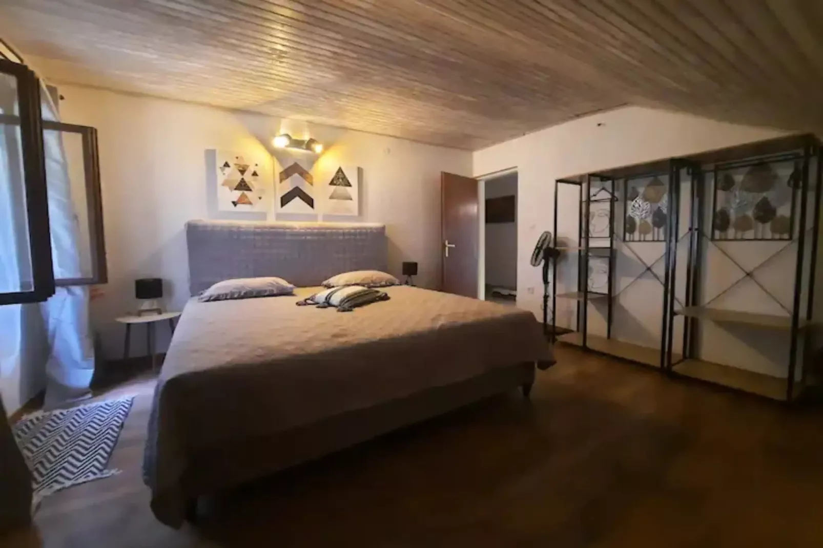 Two Bedroom Apartment With Sea  View-Slaapkamer