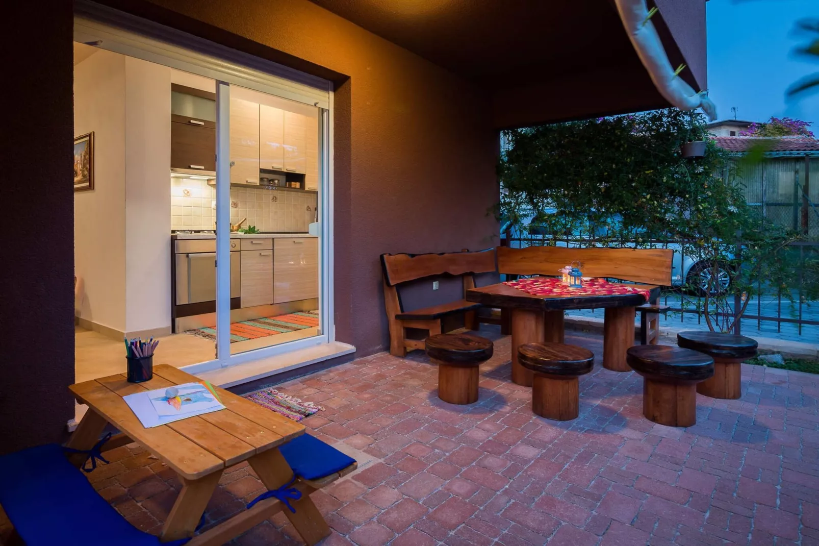 Elegant Hideaway Apartment with Pool - Two Bedroom Apartment with Pool-Terrasbalkon