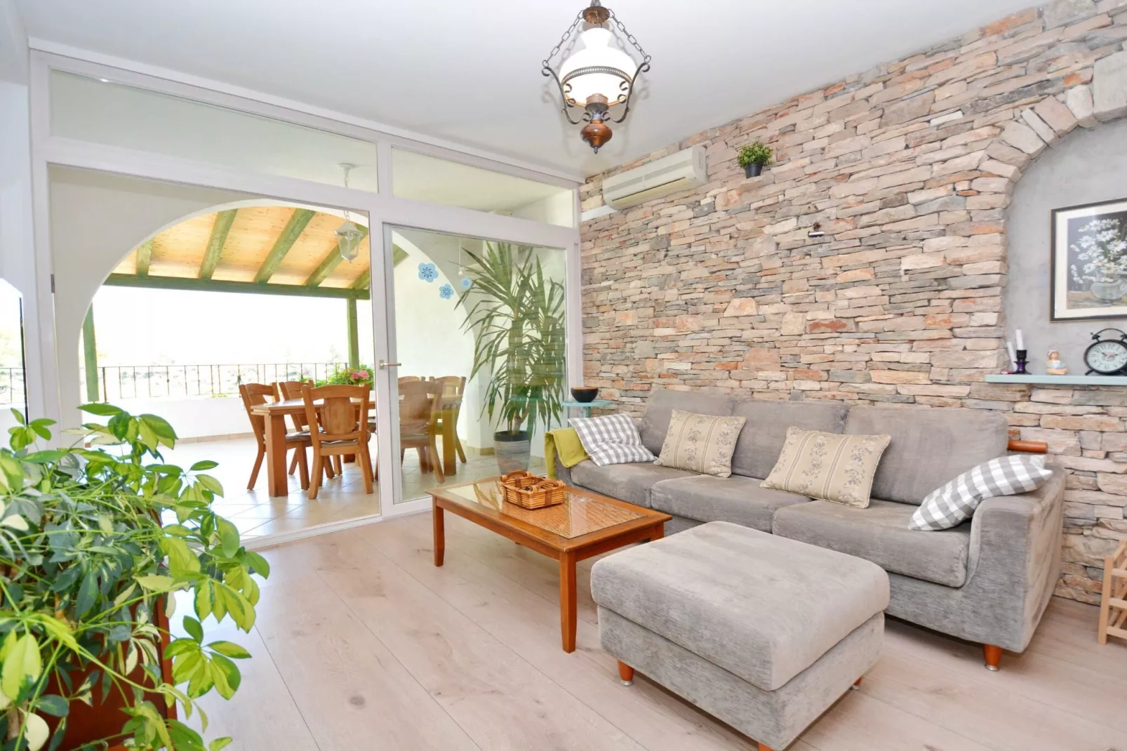 Blissful Bay Apartments Vrboska - Two Bedroom Apartment with Terrace (owner Kadulja)-Woonkamer