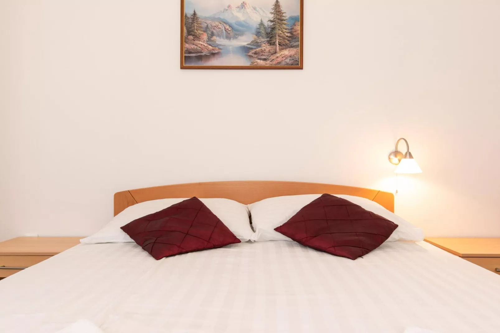 Scenic Elegant Apartments Krk with Balcony and Pool - Classic Two Bedroom Apartment with Balcony and Pool (owner 2)-Slaapkamer