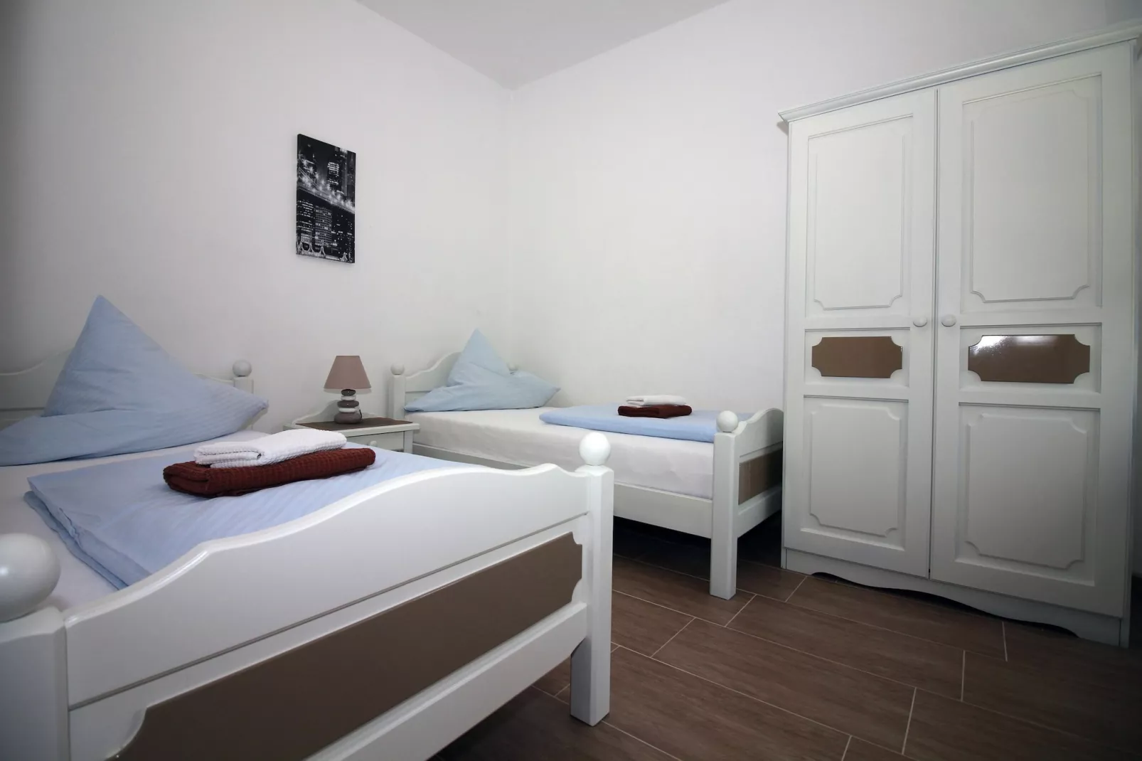 Zadar Coastal Haven - Two Bedroom Apartment With Balcony-Slaapkamer