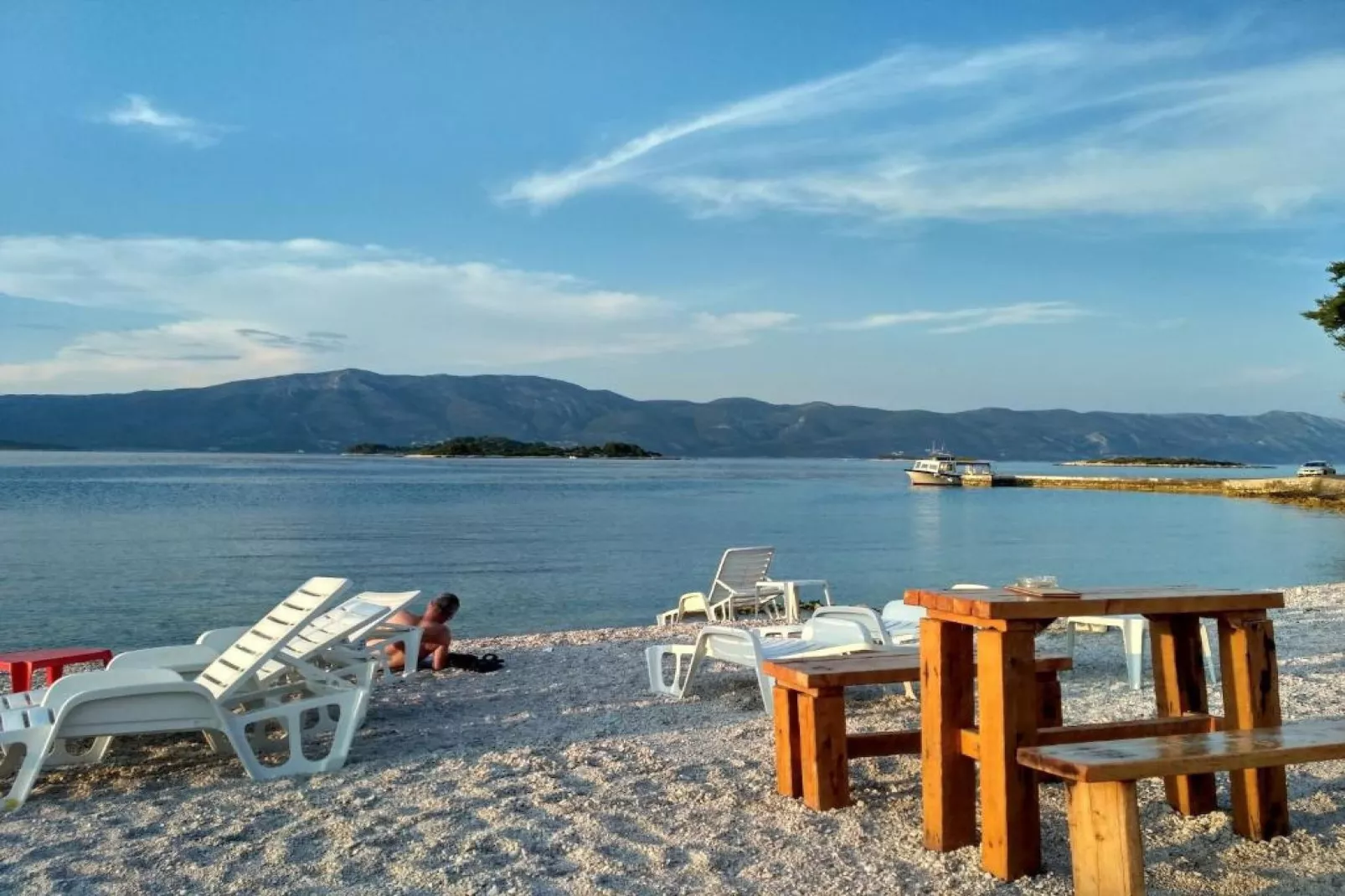 Lumbarda Resort Apartments - Superior Two bedroom Apartment with Mountain View  E1-Sfeer