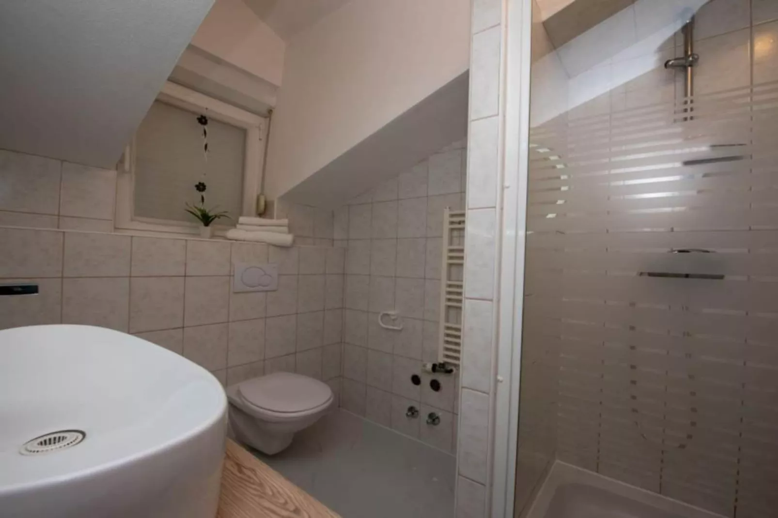 Villa Tomi  - Studio with Balcony (4)-Badkamer