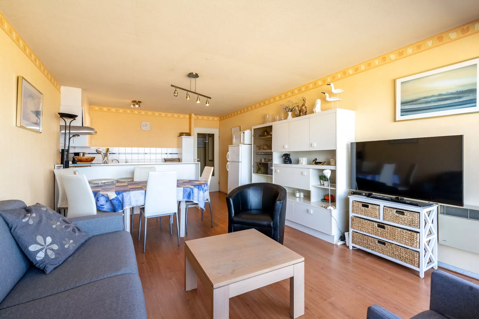 CONTINENTAL D6-Woonkamer