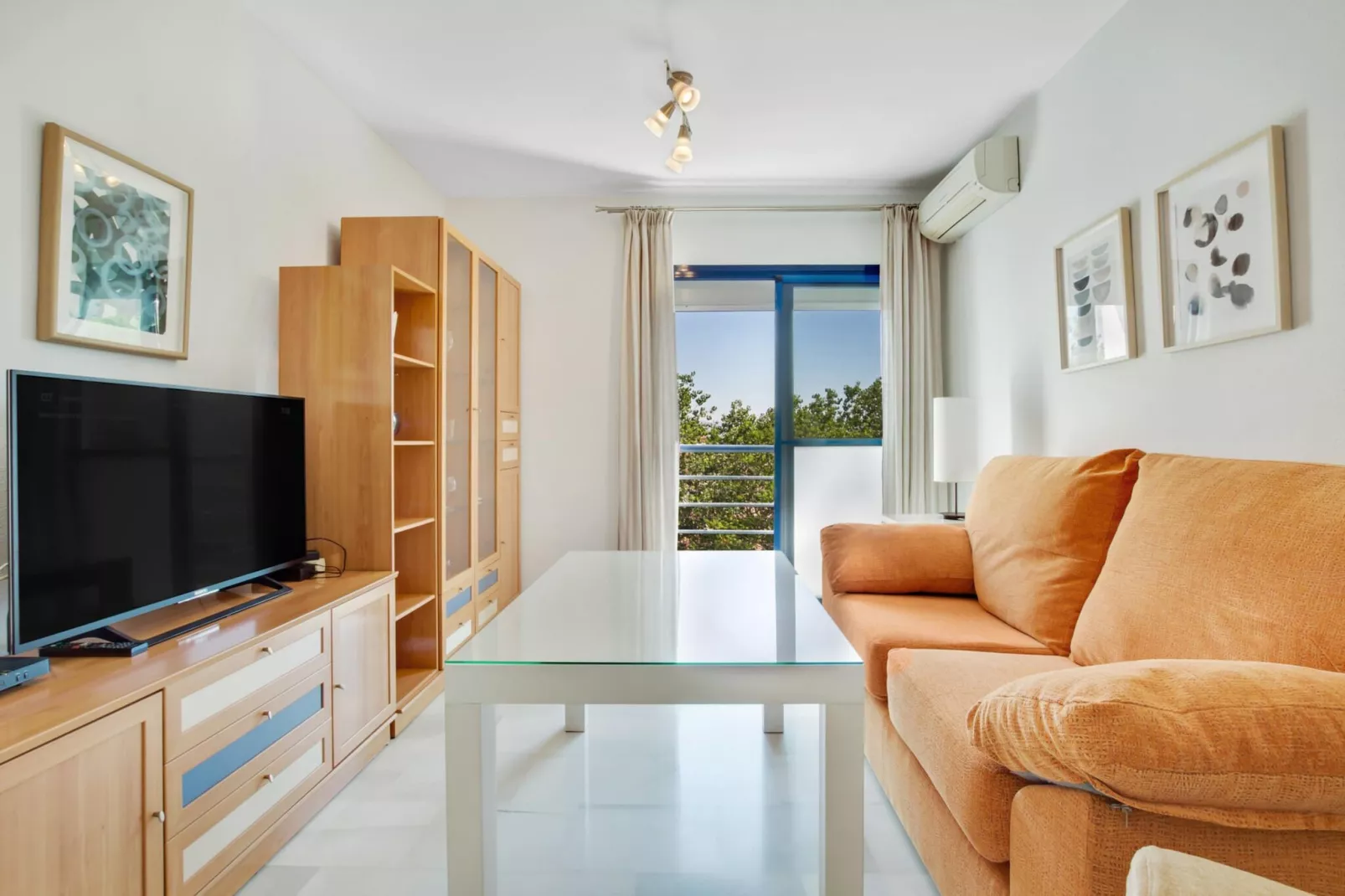 Tirreno-Woonkamer