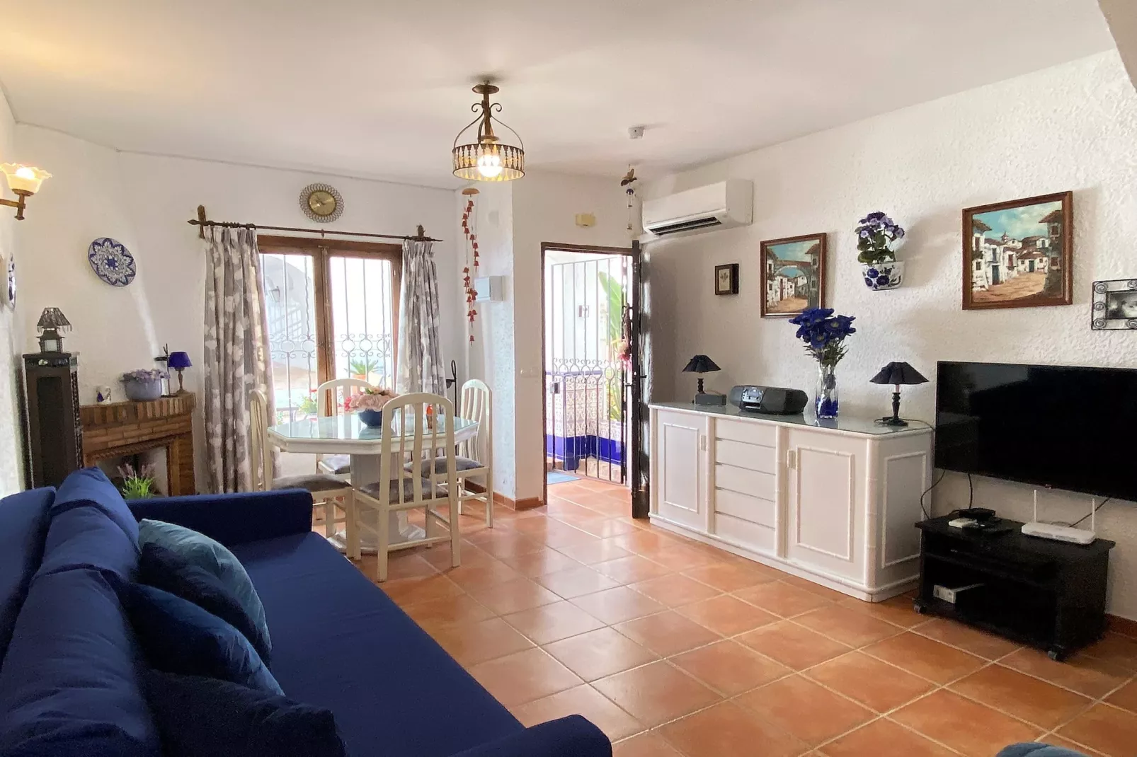 Nueva Nerja 52 Pueblo Andaluz by Casasol-Woonkamer