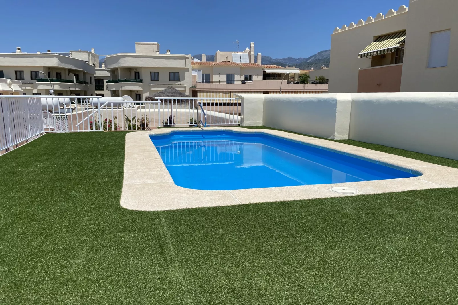 Medina Torrecilla Beach by Casasol-Zwembad