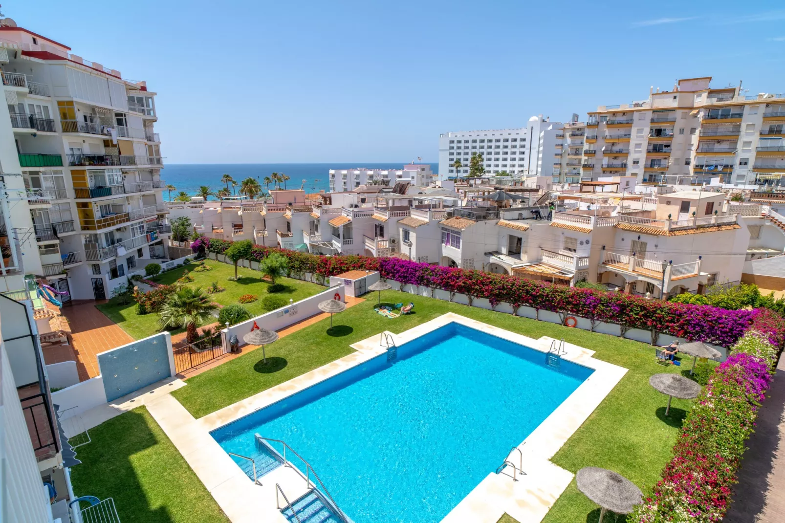Gaviota 3º3 Central Living by Casasol-Zwembad