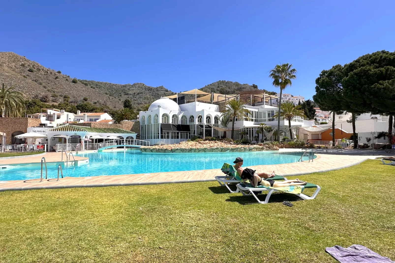 Hibiscos Seaview Terrace by Casasol-Buitenkant zomer
