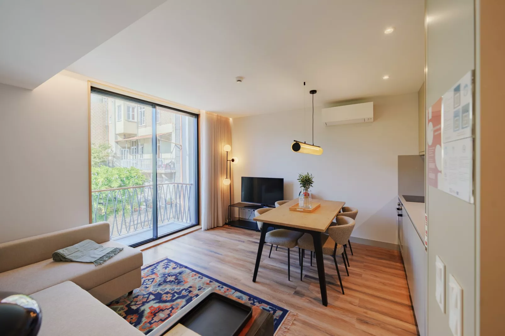 Feel Porto Firmeza Coworking & Flat 1.1-Woonkamer