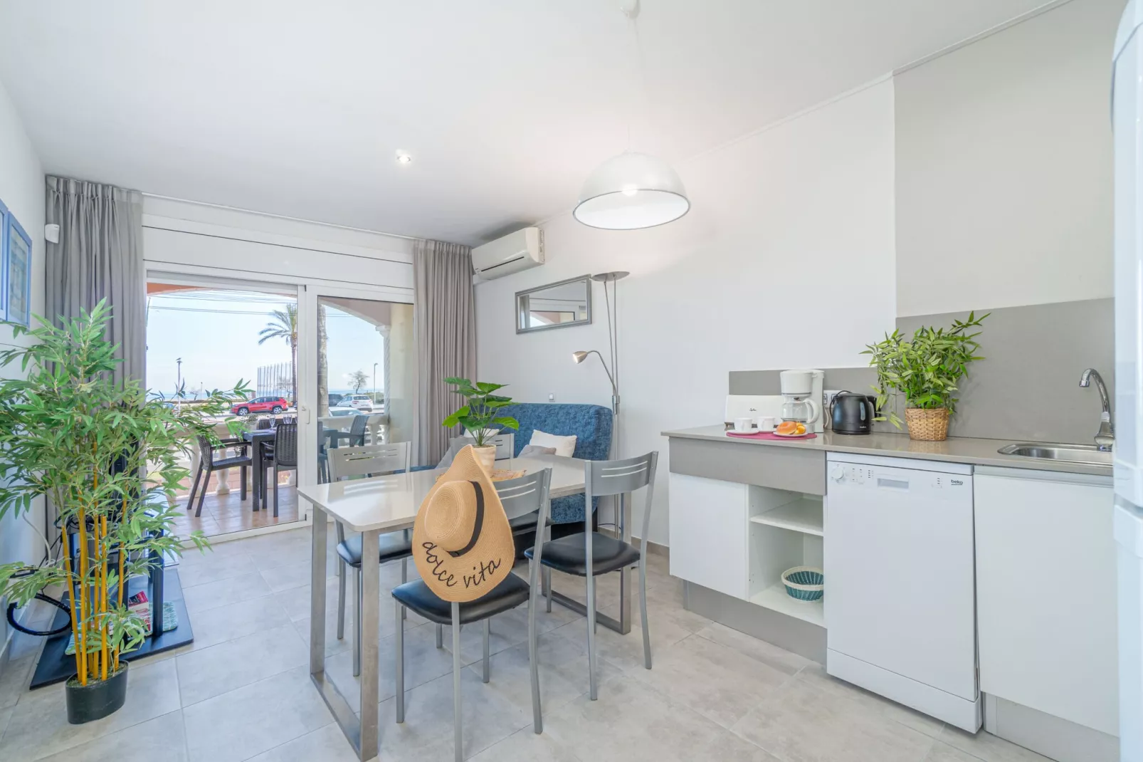0018-BAHIA 4 1º D-Eetkamer
