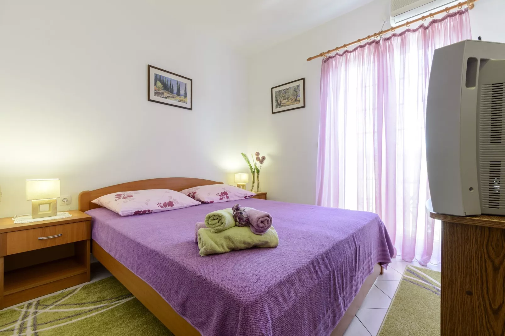 Oreb Dream Apartments - Two Bedroom Apartment with Terrace and Sea View (Apartment 4)-Slaapkamer