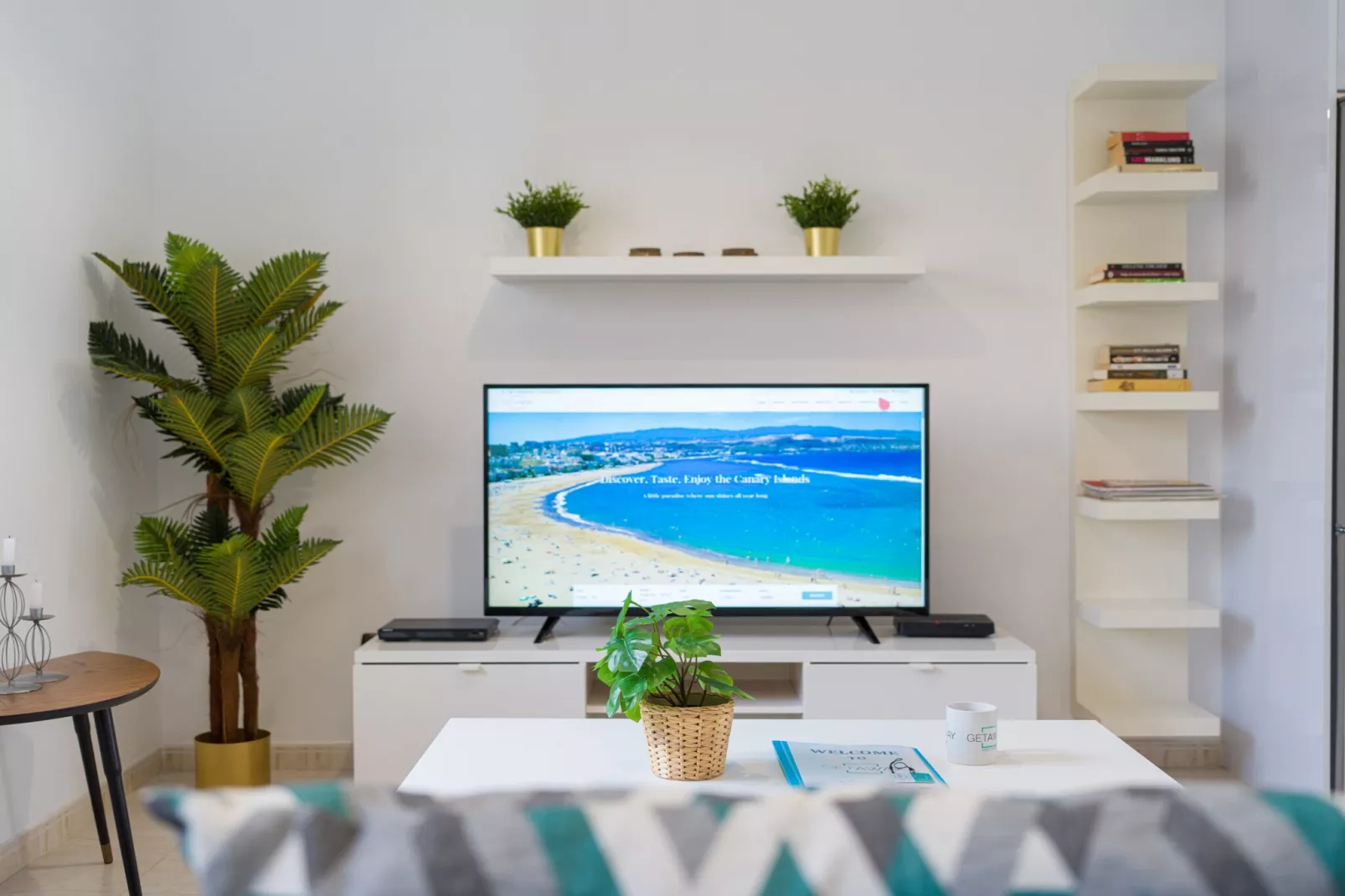 Rejon Home By CanariasGetaway-Woonkamer