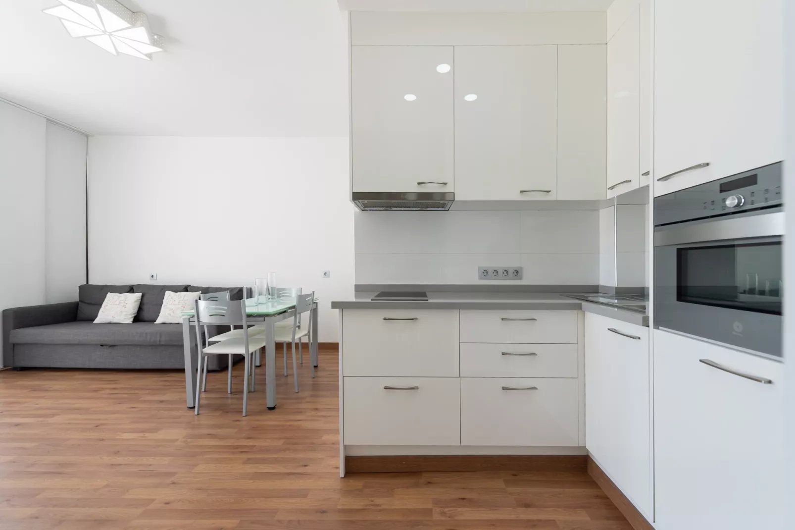 Lovely balcony sea views By CanariasGetaway-Keuken