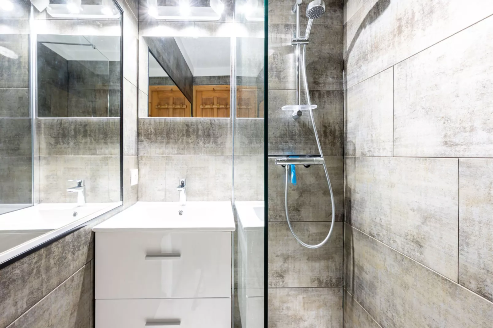 Hermine 1 N°09 - 2P4-Badkamer