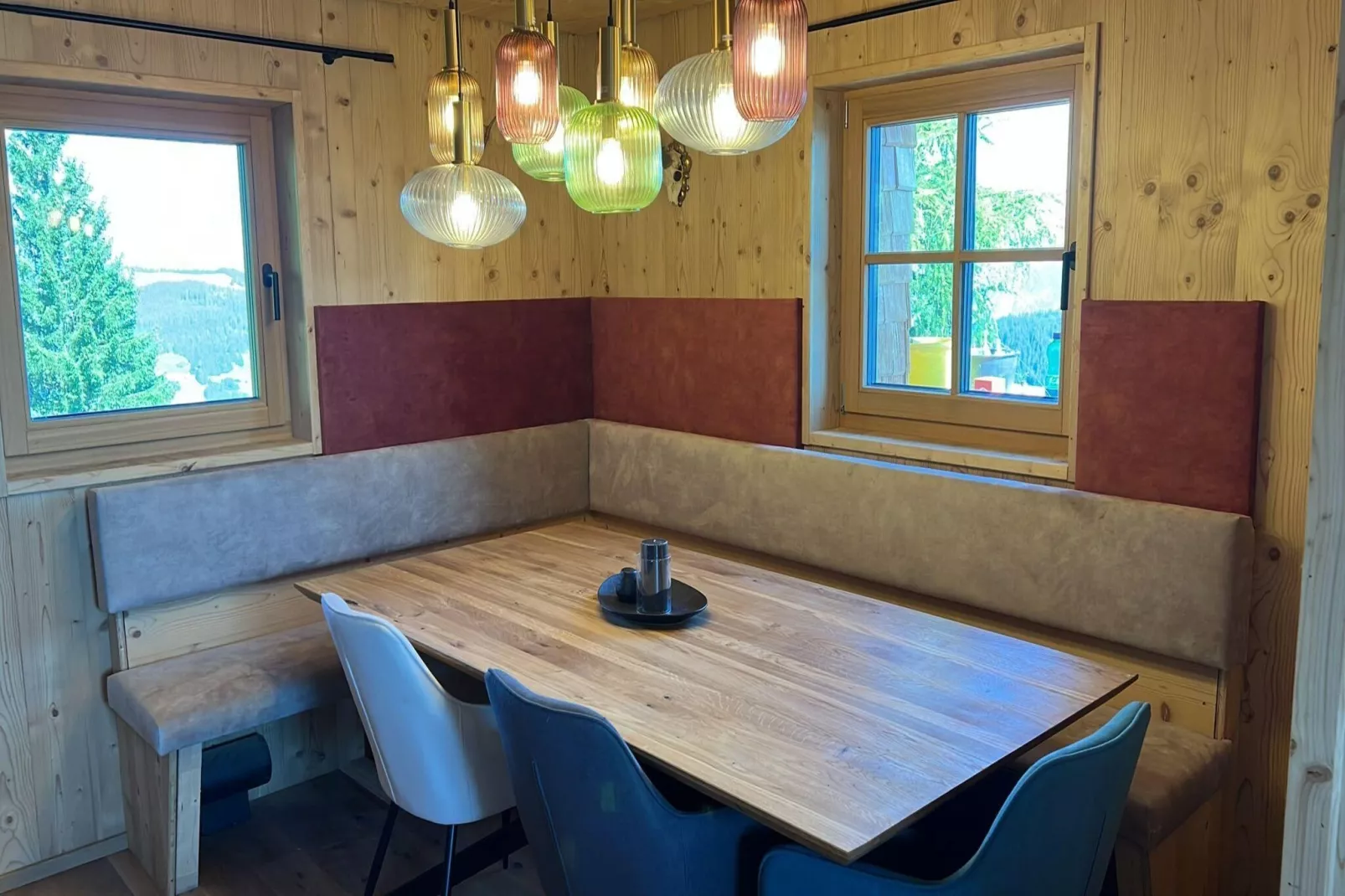 Wildschönauer Panoramahütte-Eetkamer