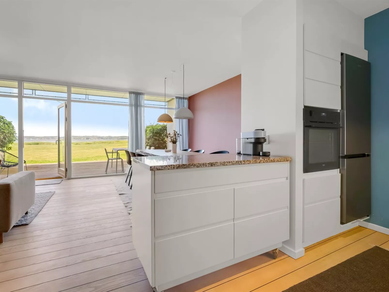 "Arian" - 25m from the sea-Binnen