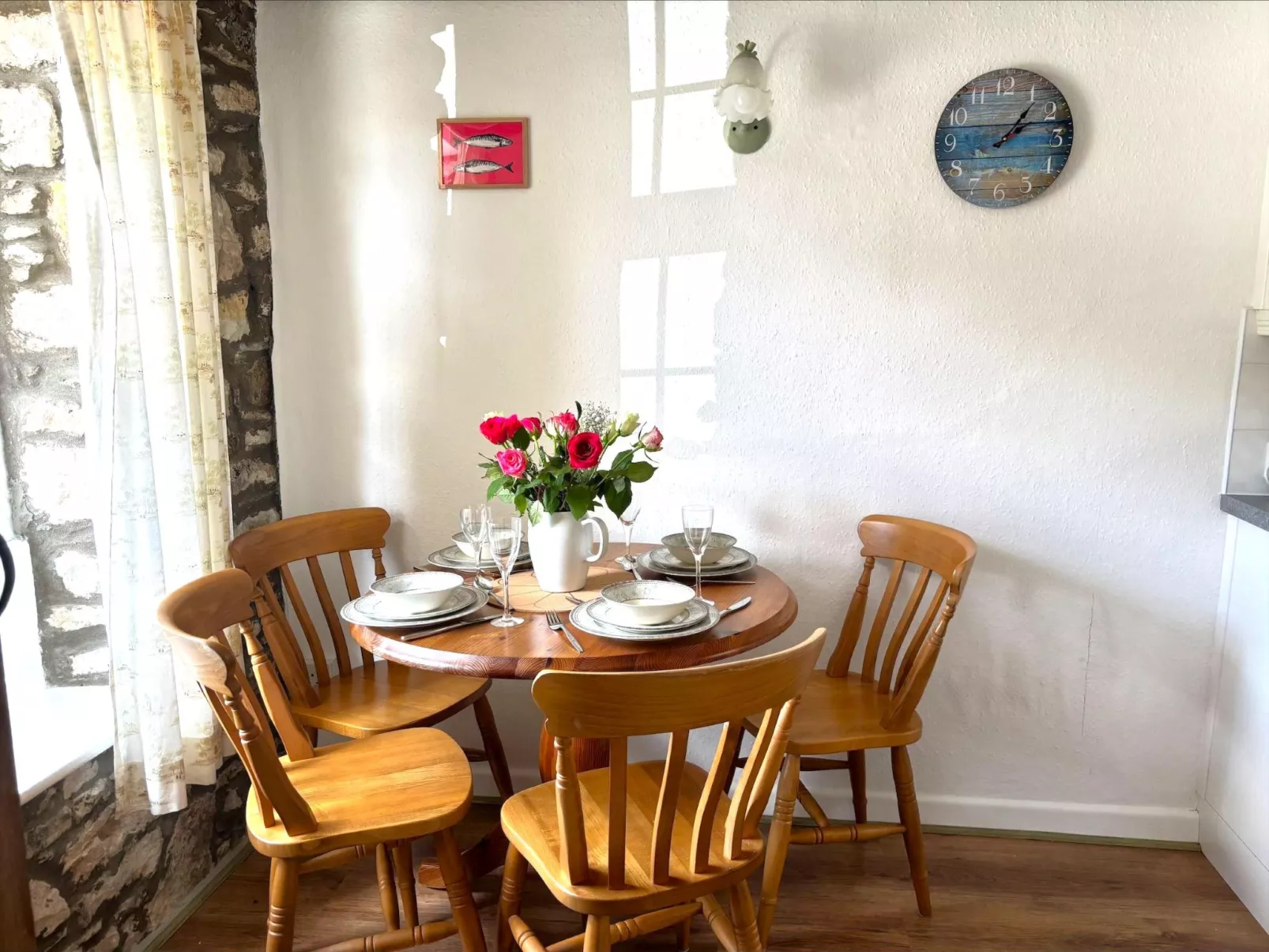 Rosehip Cottage-Binnen