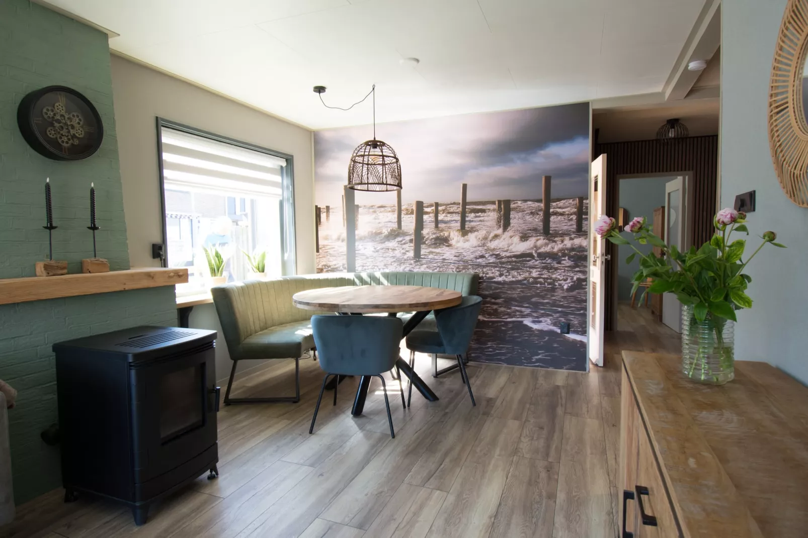 Bungalow Mui aan Zee-Eetkamer