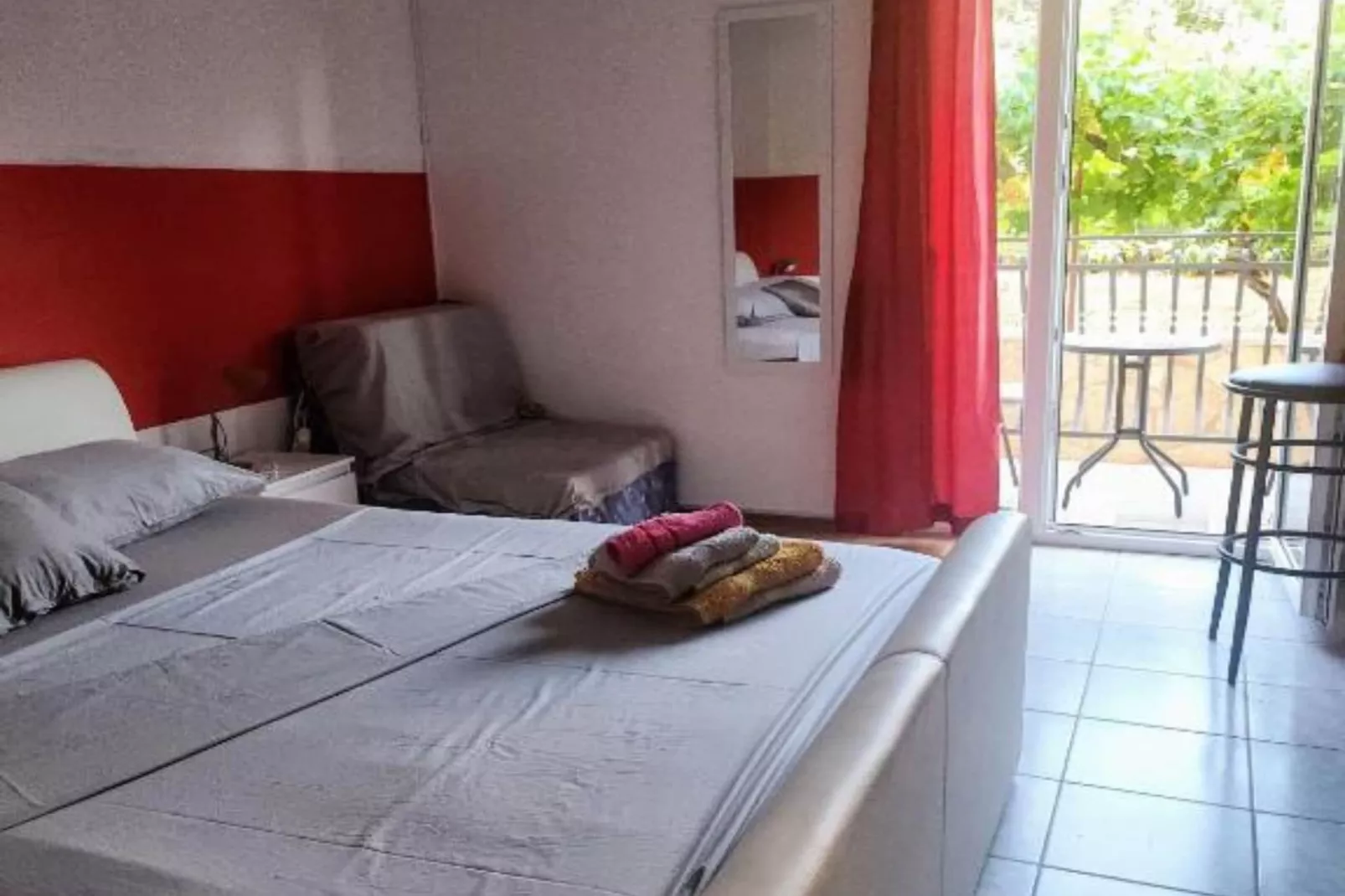 Rooms Tatjana - Double Room (1)-Slaapkamer
