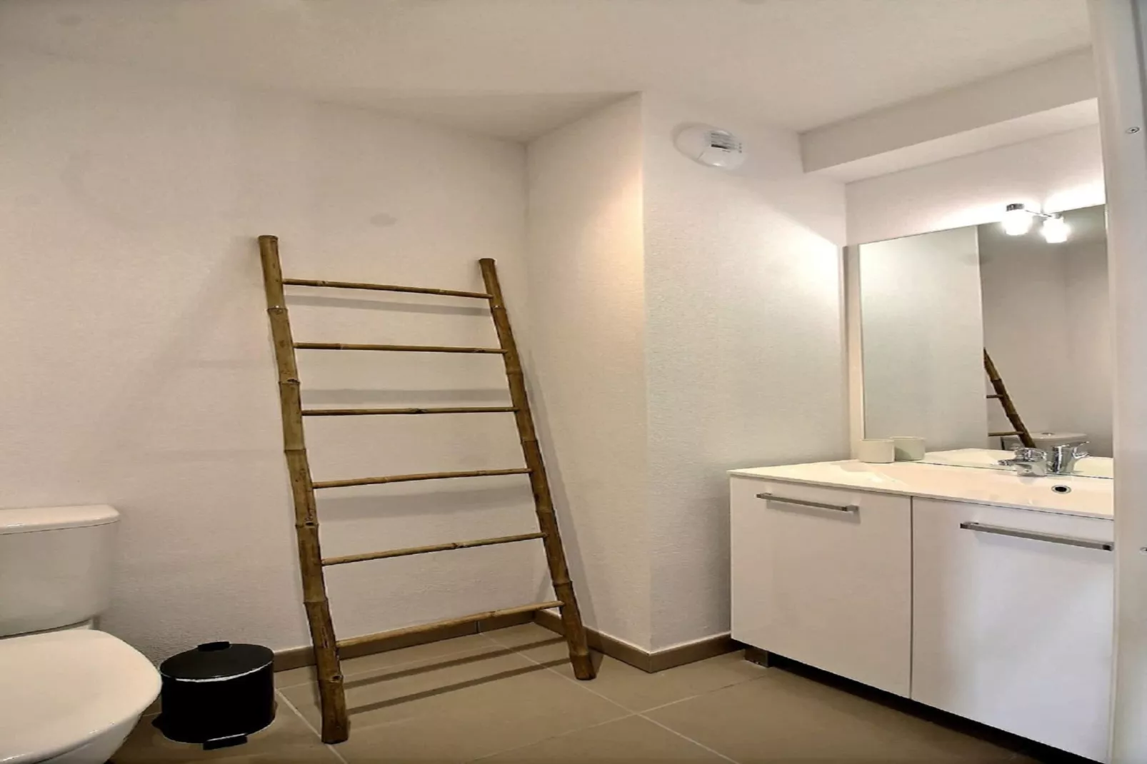 LOU 190  FRED-Badkamer