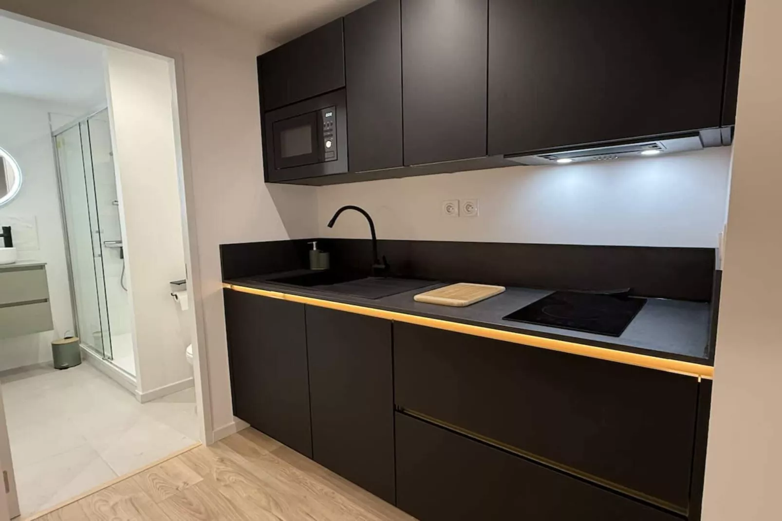 83 Le Faïence Studio-Keuken