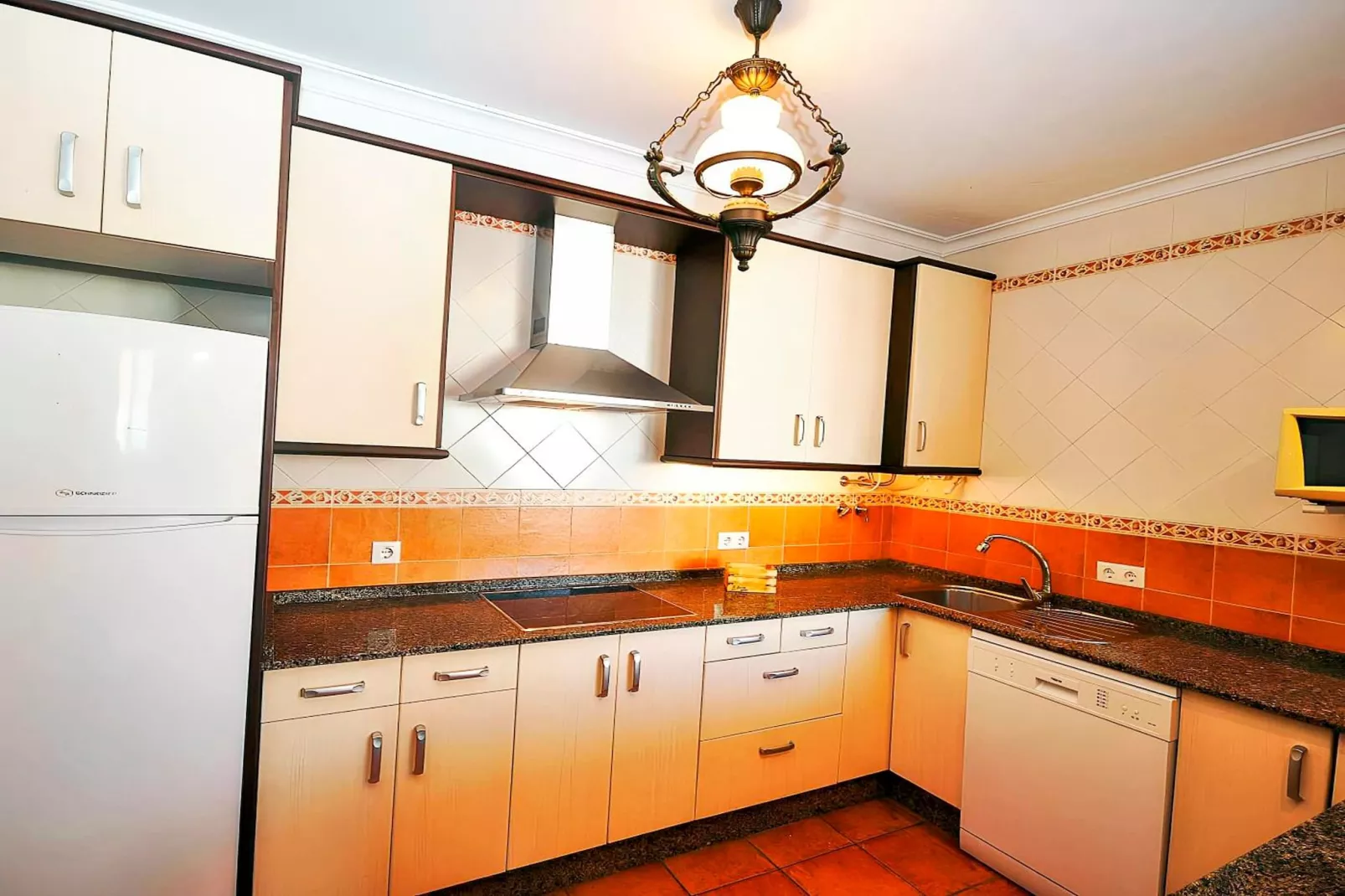 3155-+34635401120-Keuken