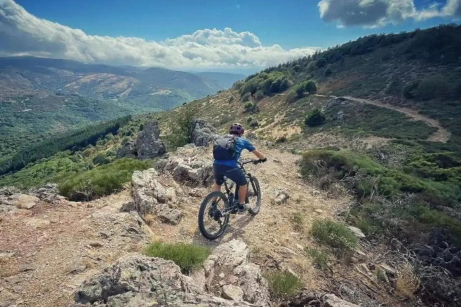 Le Domaine des Hauts de Salavas 3-Gebieden zomer 20km