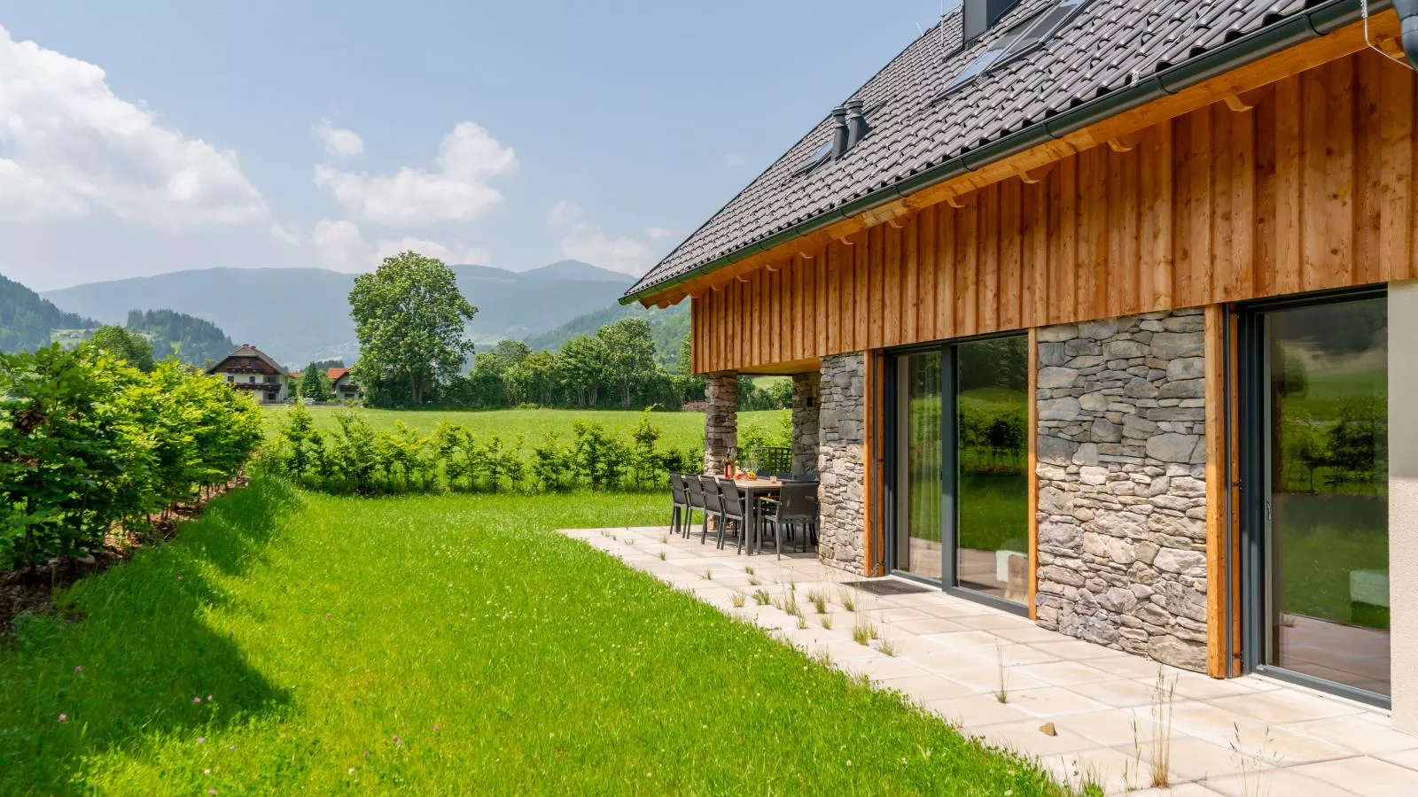 Mountain Chalet Krek Wak Wou-Buitenkant zomer