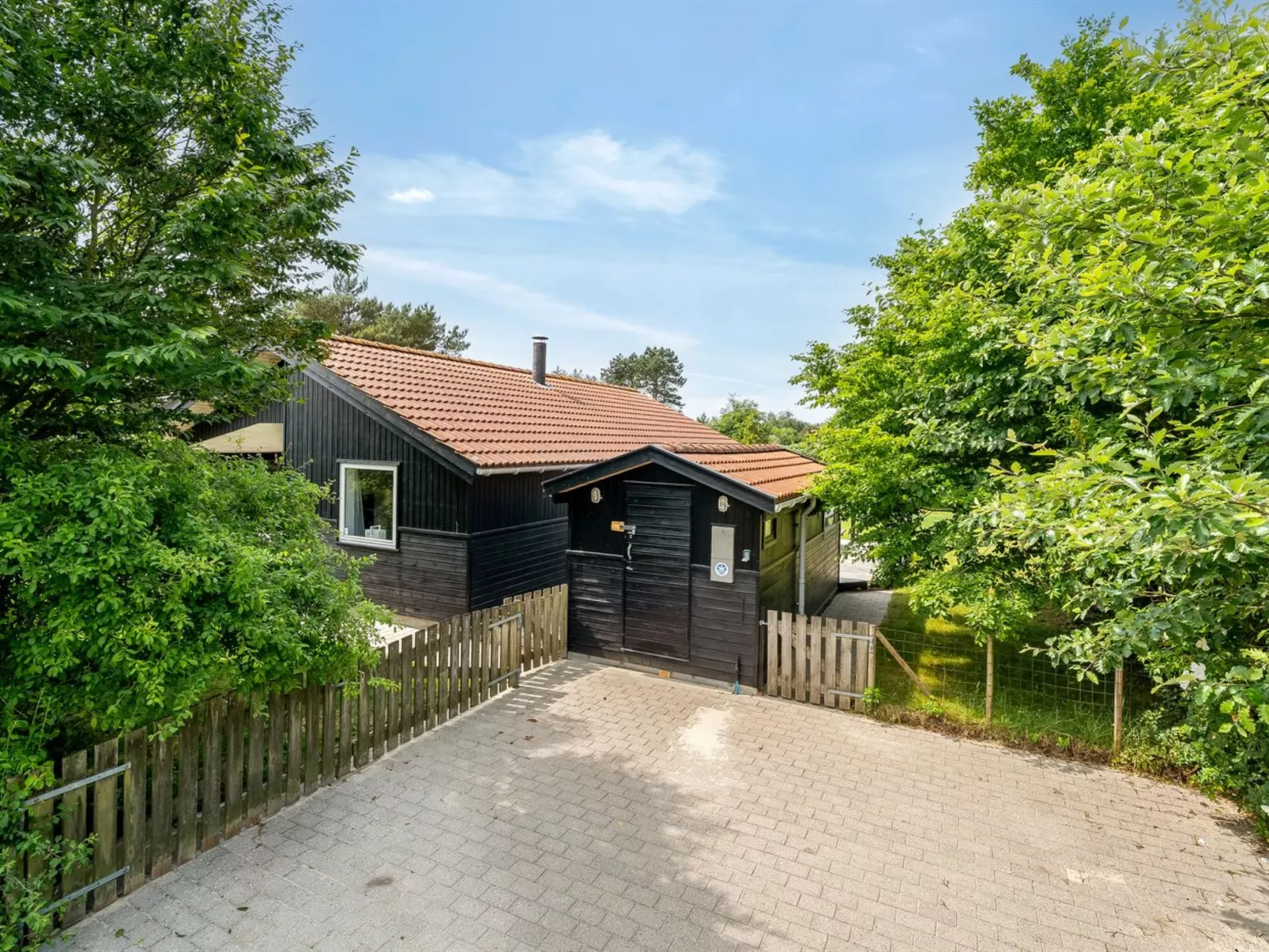 "Allie" - 150m from the sea-Buiten
