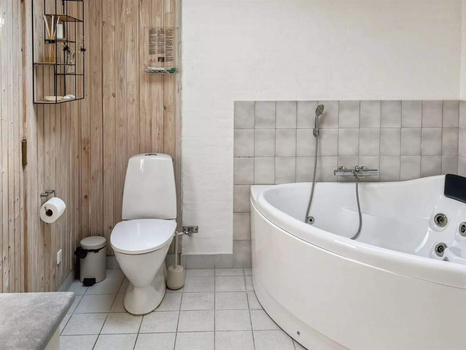 "Ila" - 500m from the sea-Binnen