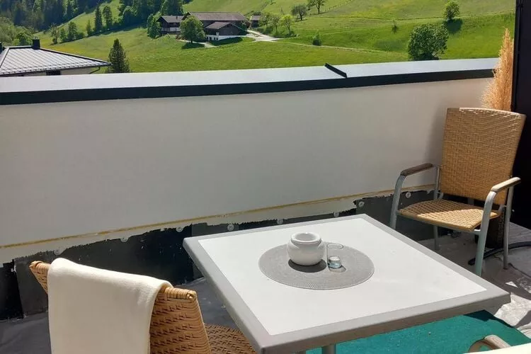 Apartment mit Balkon und wunderschönem Bergblick - 4 Personen-Terrasbalkon