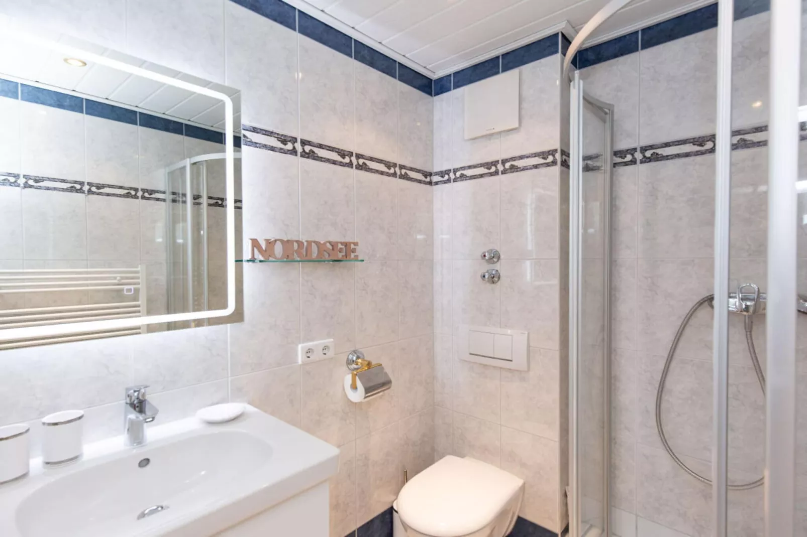 393585-Badkamer