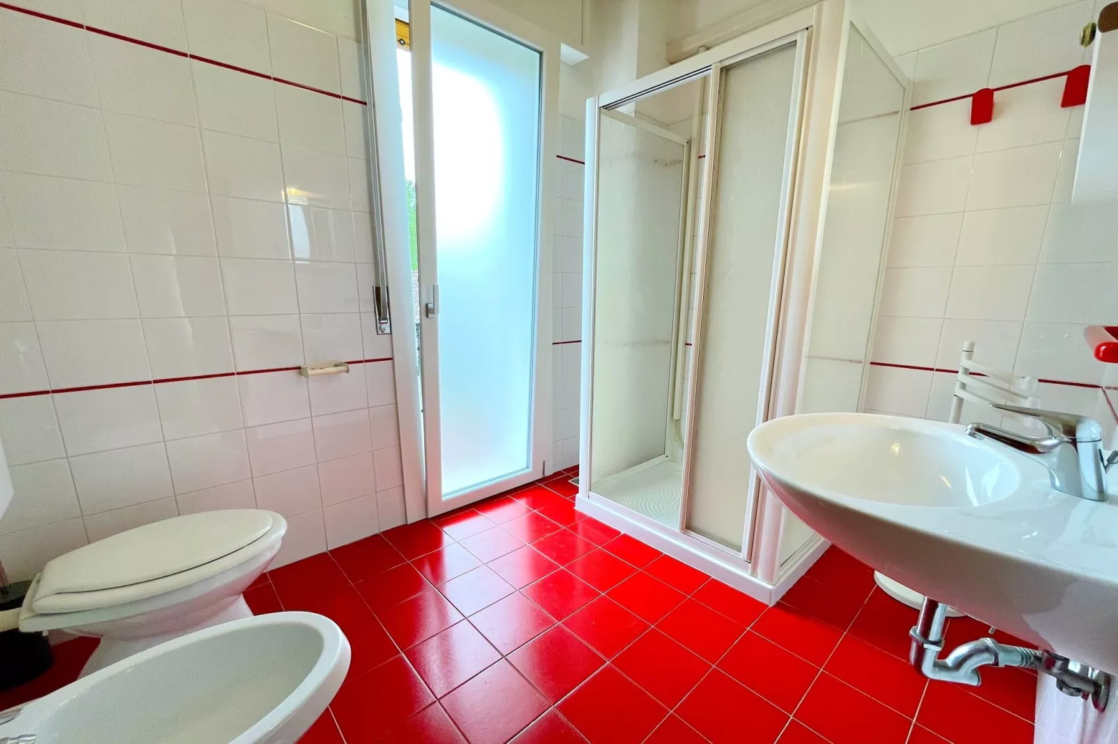 VILLA FABIENNE 26 - Badkamer