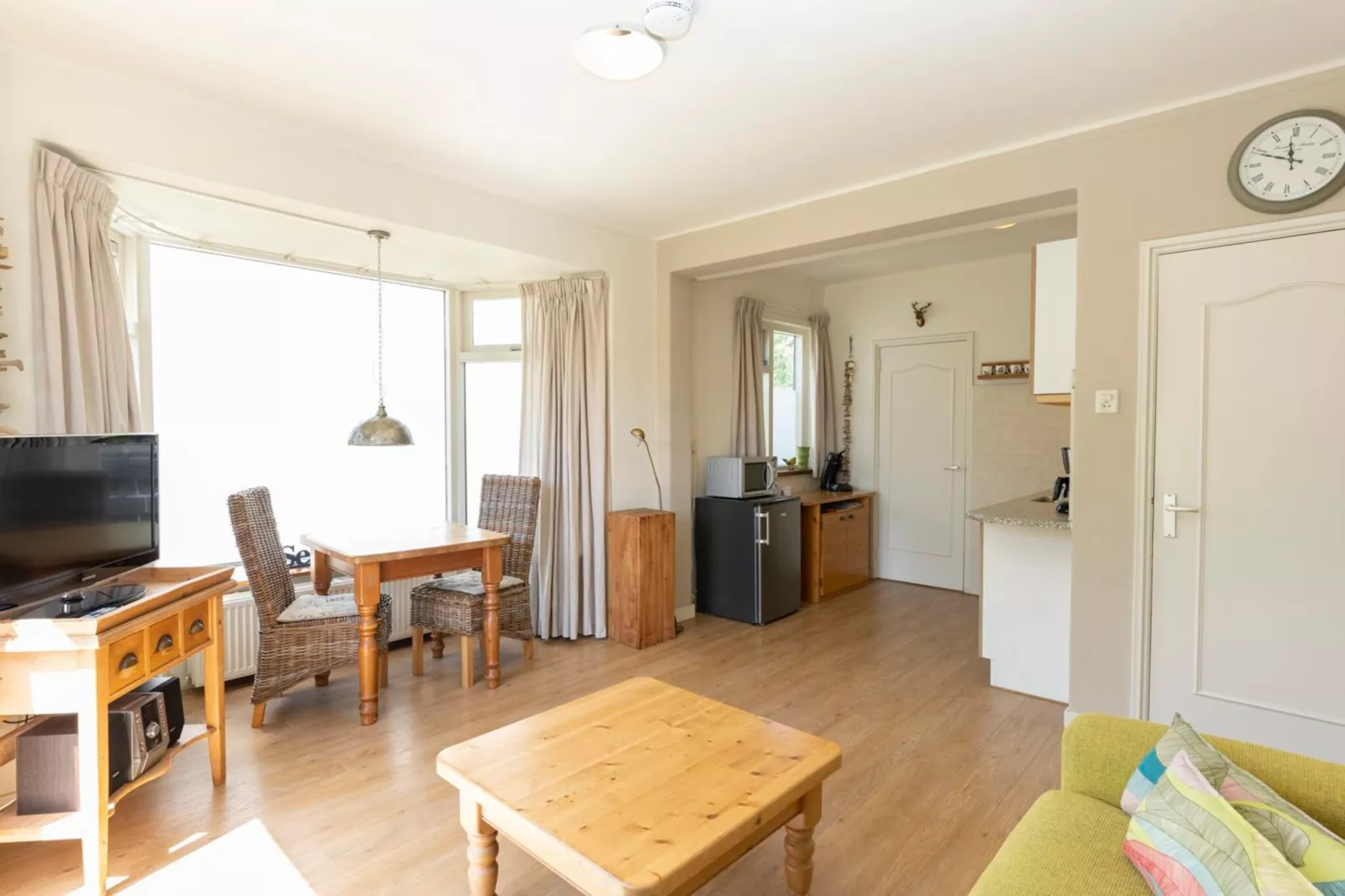 Strandhuys Alikruik-Woonkamer