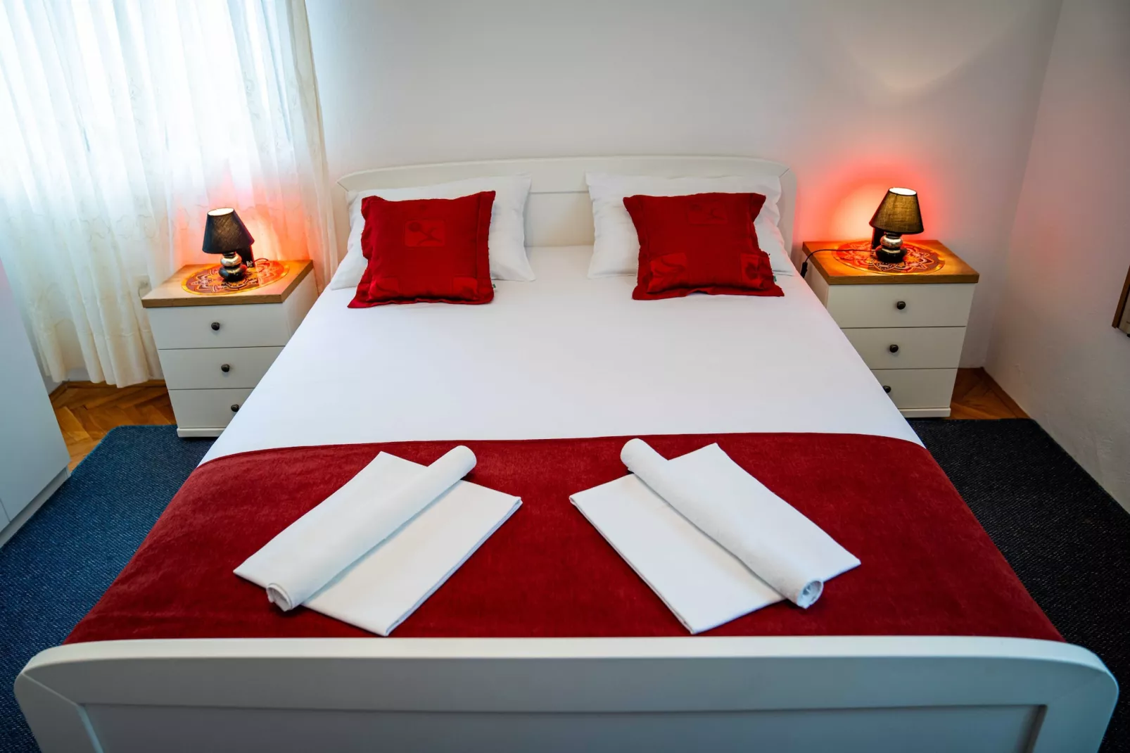 Guest House Cesic - Double Room No8-Slaapkamer