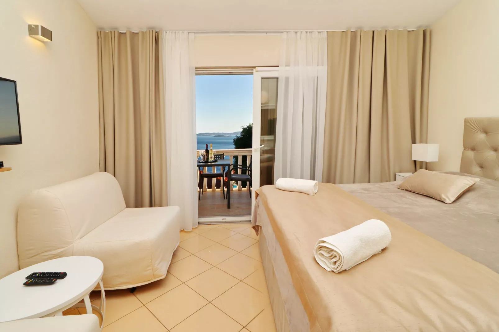 Hotel Pansion Villa Antonio - Two Bedroom Suite with Balcony and Sea View 25seaview - Slaapkamer