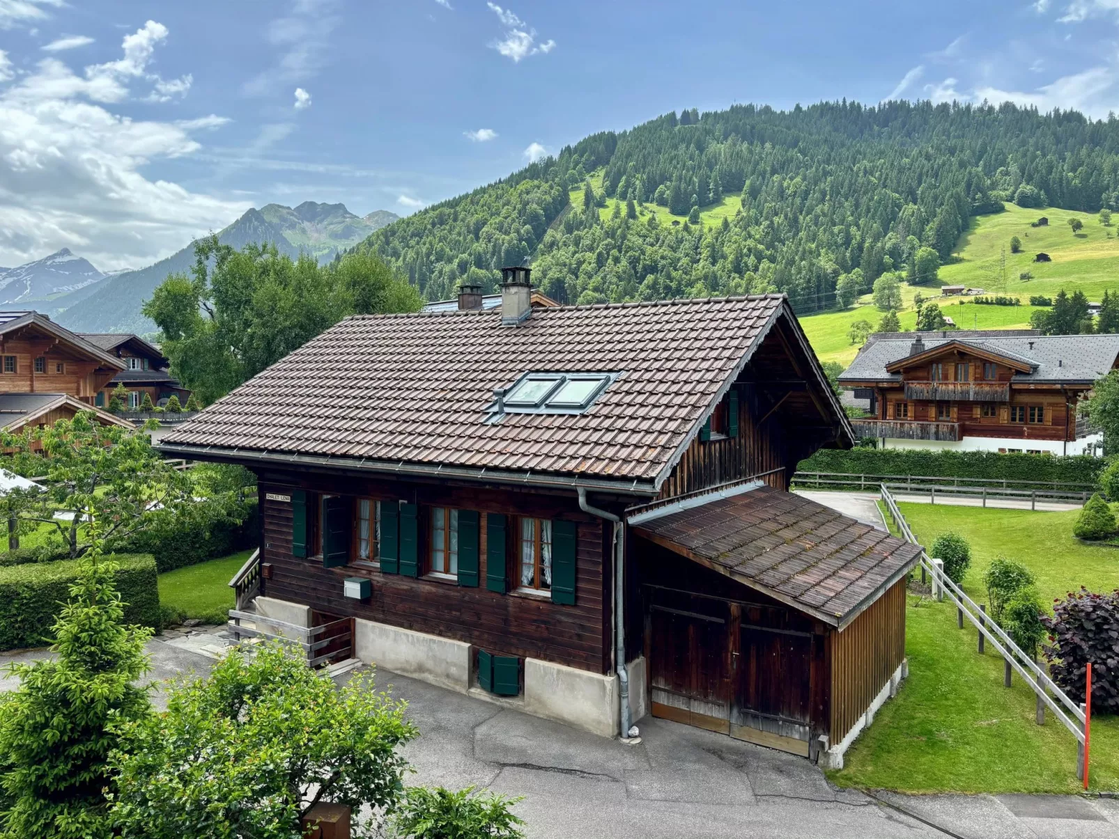 Lena, Chalet-Binnen