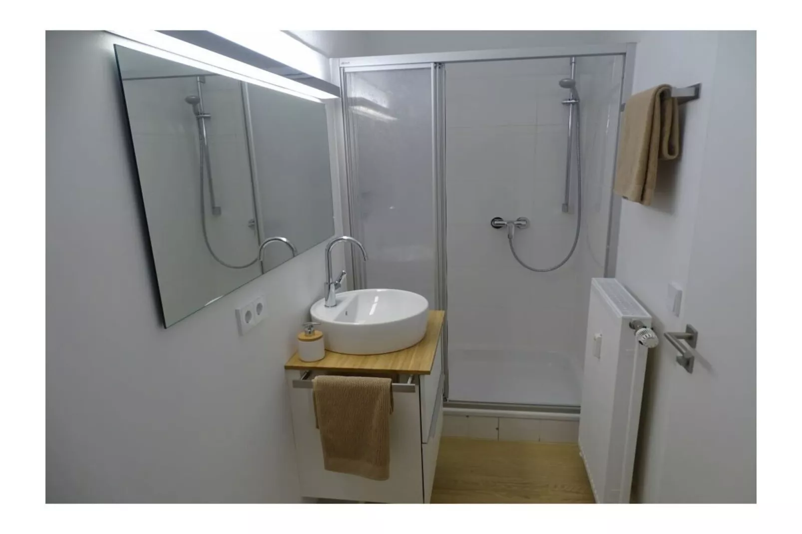 330250-Badkamer