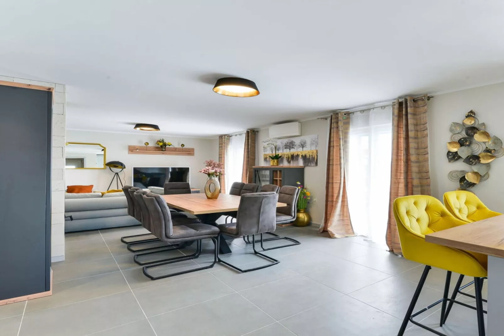 429433-Eetkamer