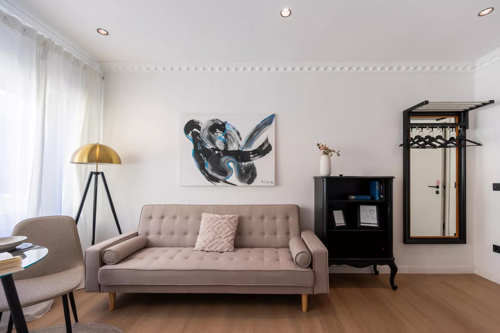 Modern Stay Studio mit Balkon-Woonkamer