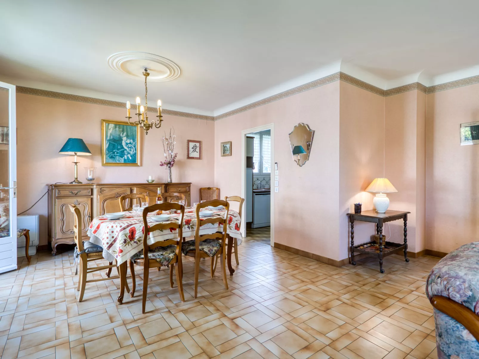 Maison Pasteur-Binnen