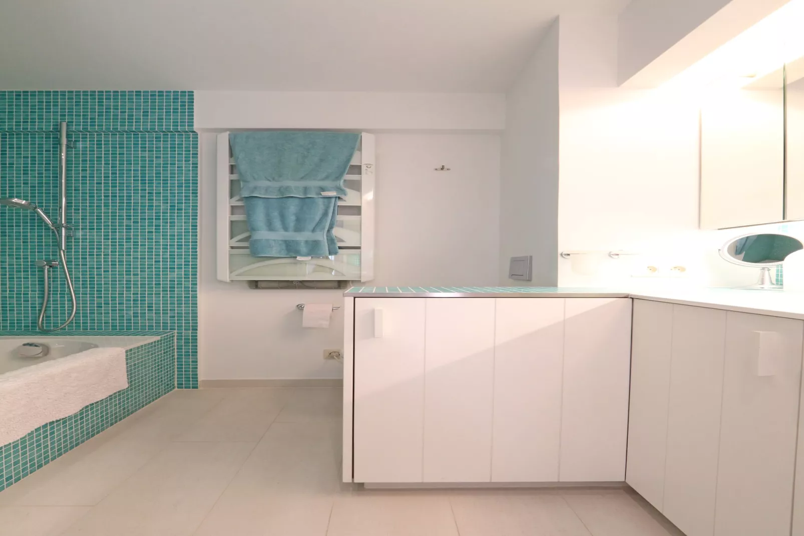 SEAFLOWER 61  STPL-Badkamer