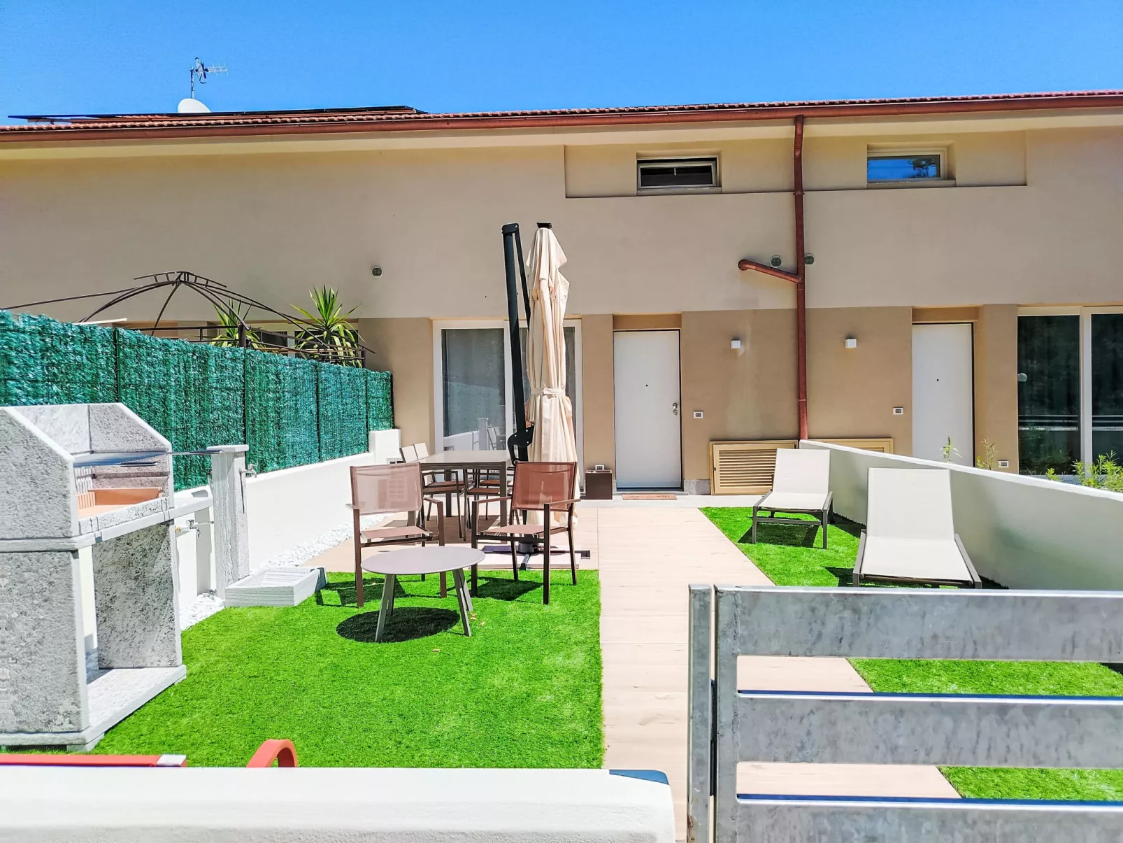 Suite Garden 31-Buiten
