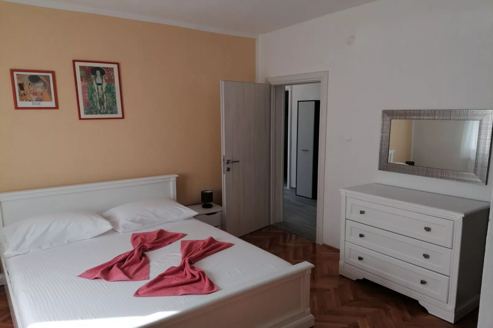 Apartment Ivica - Three Bedroom Apartment with Terrace-Slaapkamer