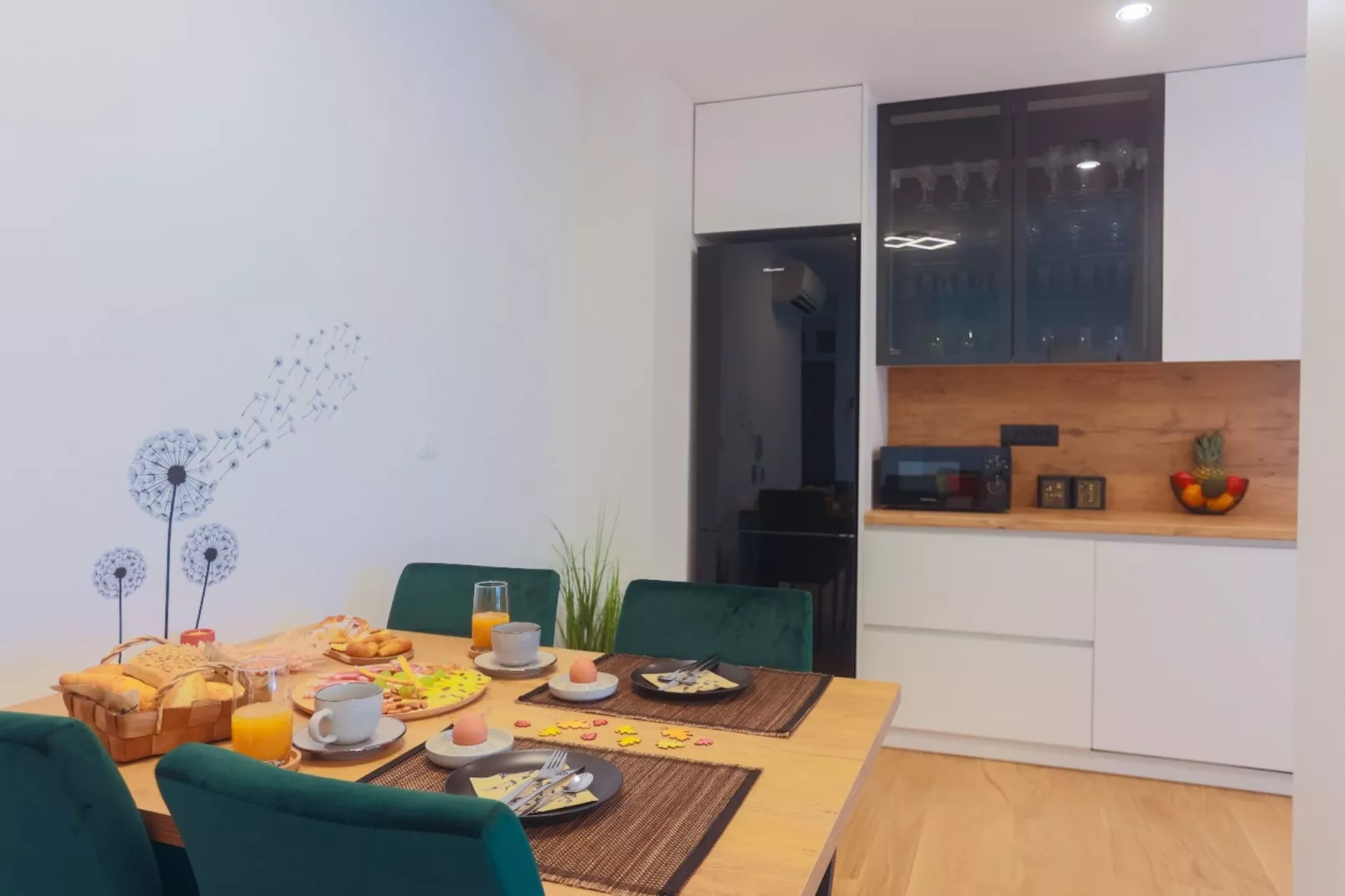 Apartment Jugo - Two Bedroom Apartment with Terrace and Sea View-Eetkamer